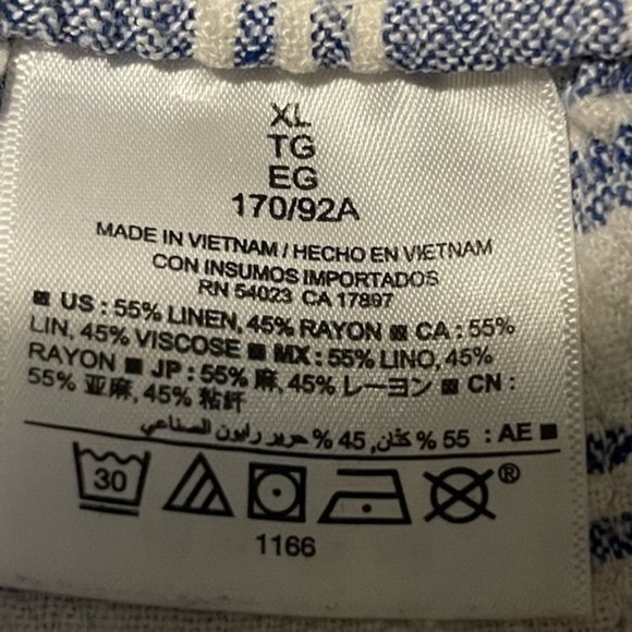 Old Navy - linen blend blue / white stripe Capri pants - Picture 4 of 6